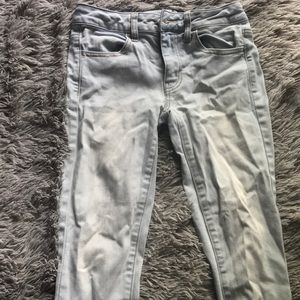 Light wash American Eagle short/ankle jeans